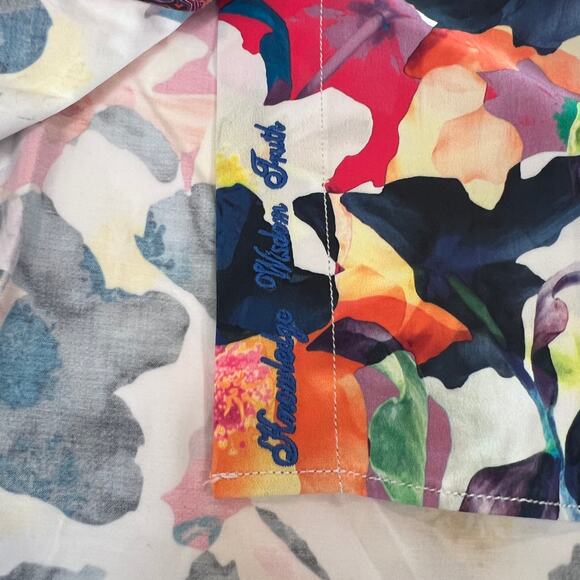 Robert Graham Women’s Floral Button Up Shirt Small Contrast Collar Cuffs - Picture 8 of 9